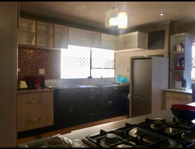 5 BEDROOM HOUSE FOR SALE IN VUWANI